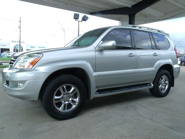 2005 Lexus GX 470 Scion XB