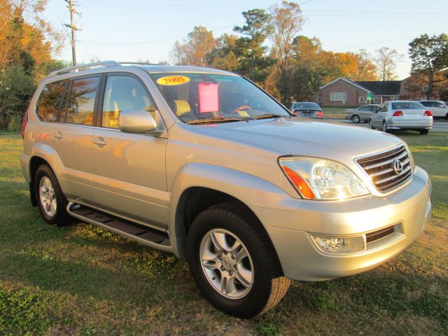 2005 Lexus GX 470 Scion XB