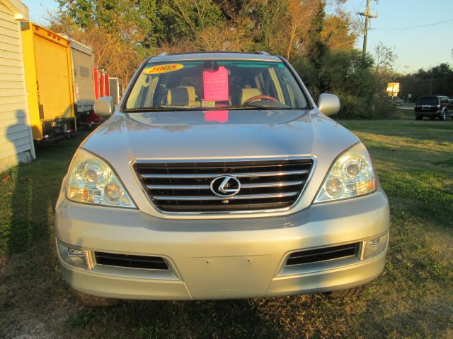 2005 Lexus GX 470 Scion XB