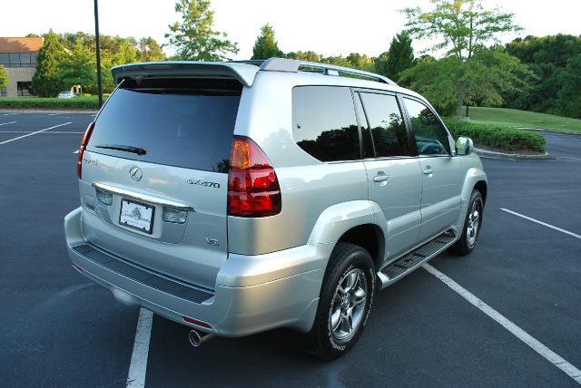 2005 Lexus GX 470 Scion XB