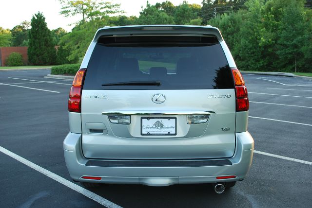 2005 Lexus GX 470 Scion XB