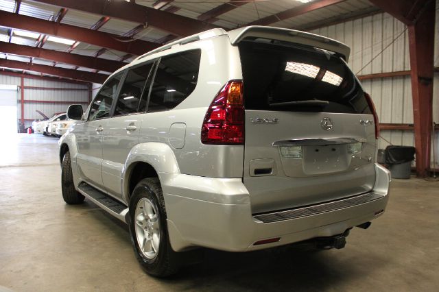 2006 Lexus GX 470 Scion XB