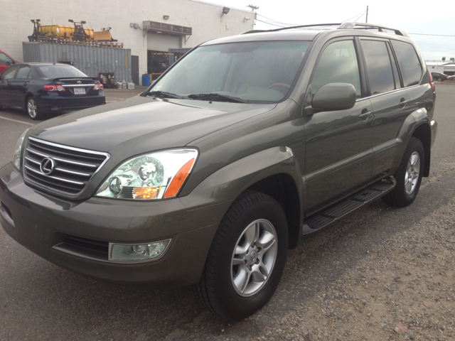 2006 Lexus GX 470 Scion XB