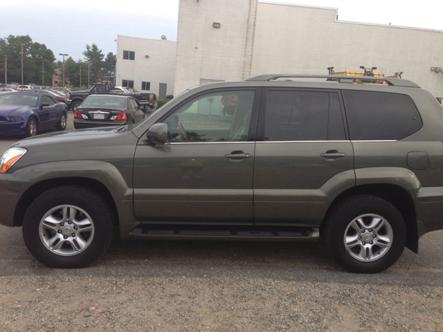 2006 Lexus GX 470 Scion XB