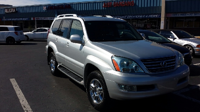 2006 Lexus GX 470 Scion XB