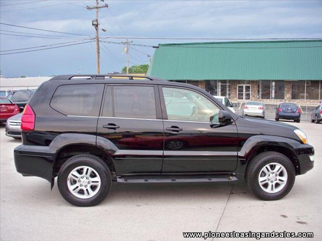 2007 Lexus GX 470 Scion XB