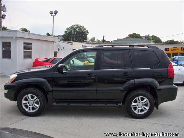 2007 Lexus GX 470 Scion XB