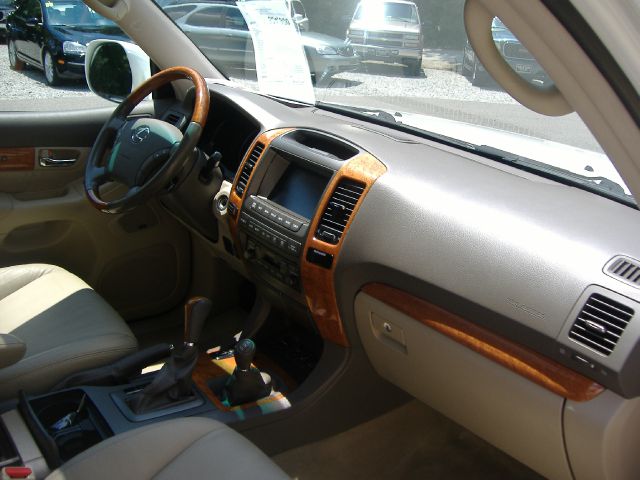 2007 Lexus GX 470 Scion XB