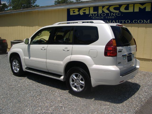 2007 Lexus GX 470 Scion XB