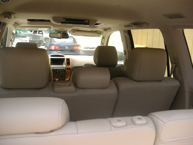 2007 Lexus GX 470 Scion XB