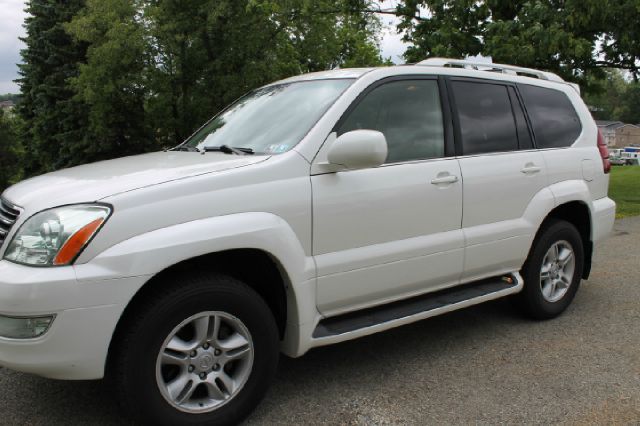 2007 Lexus GX 470 Scion XB