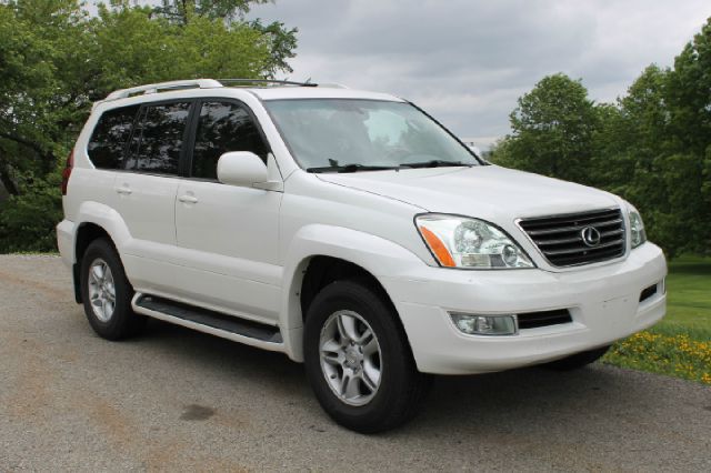 2007 Lexus GX 470 Scion XB