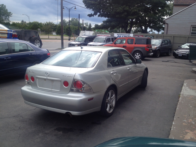 2001 Lexus IS 300 Base