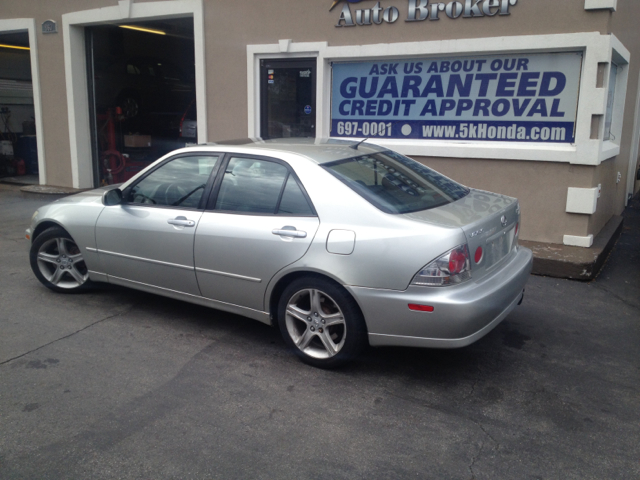 2001 Lexus IS 300 Base