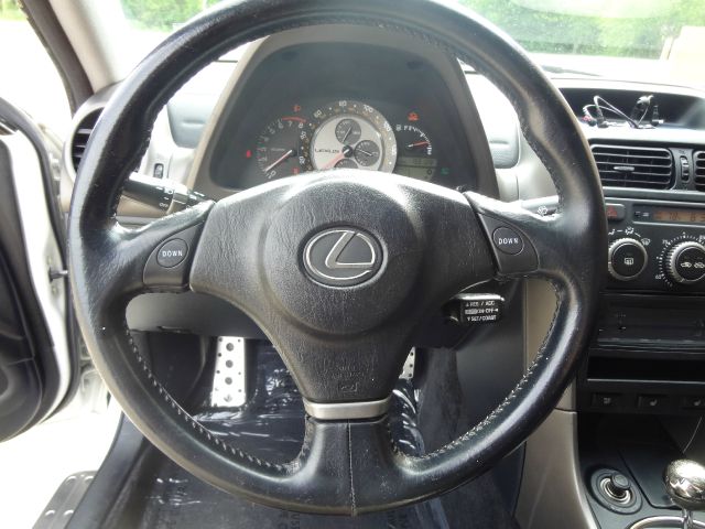 2001 Lexus IS 300 Base