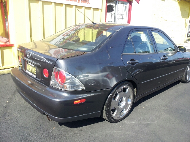 2001 Lexus IS 300 Base