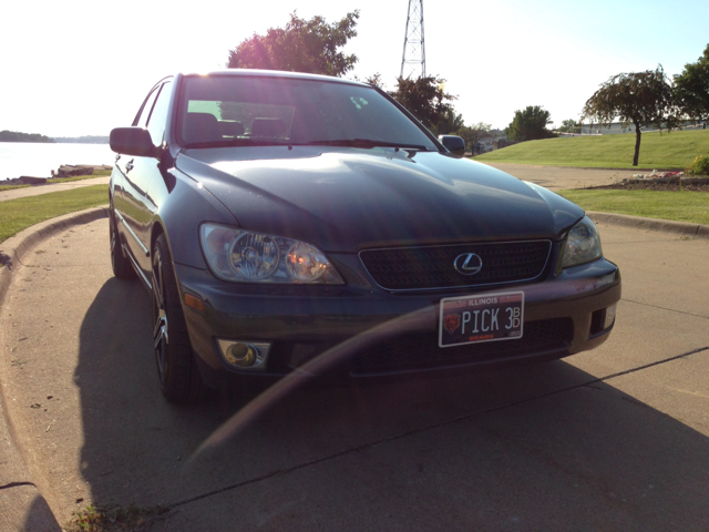 2002 Lexus IS 300 323it