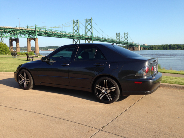 2002 Lexus IS 300 323it