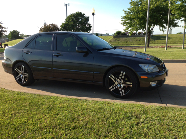 2002 Lexus IS 300 323it