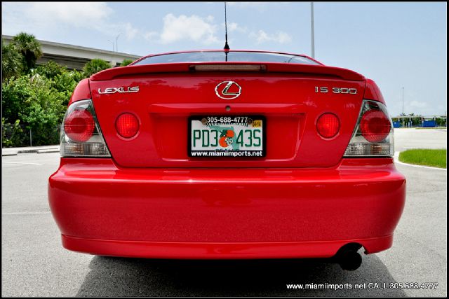 2002 Lexus IS 300 323it