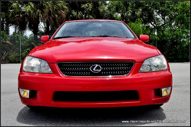 2002 Lexus IS 300 323it