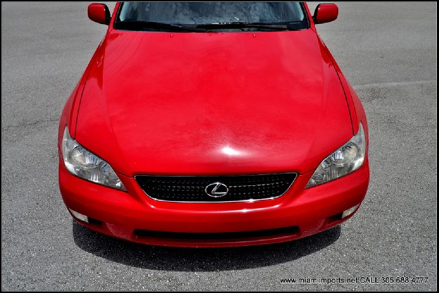 2002 Lexus IS 300 323it