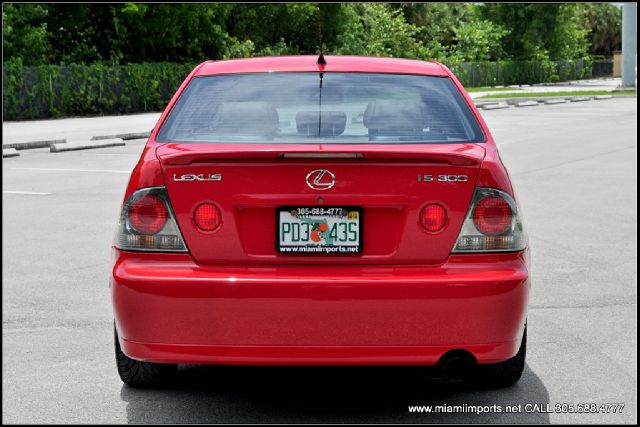 2002 Lexus IS 300 323it