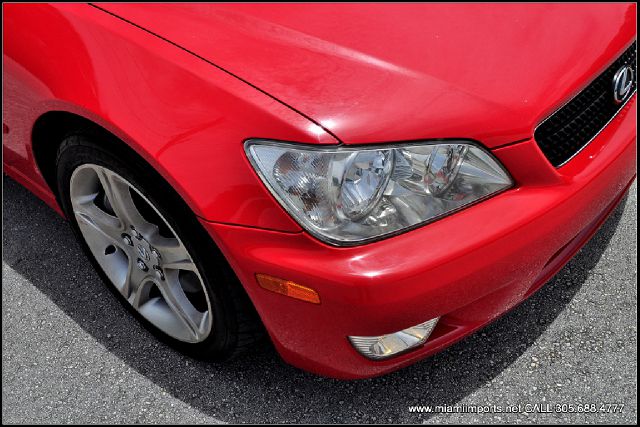 2002 Lexus IS 300 323it