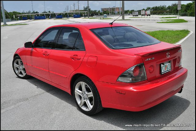 2002 Lexus IS 300 323it