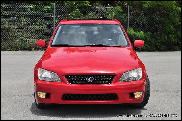 2002 Lexus IS 300 323it