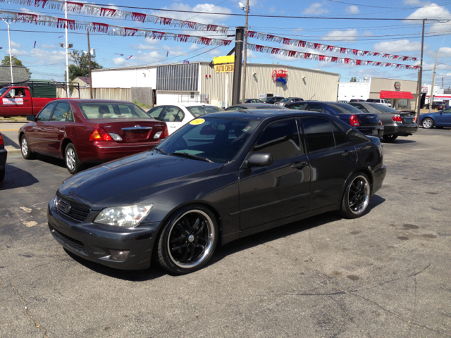 2002 Lexus IS 300 323it