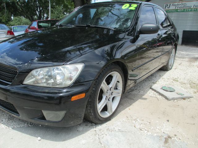 2002 Lexus IS 300 323it