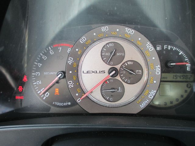 2002 Lexus IS 300 323it