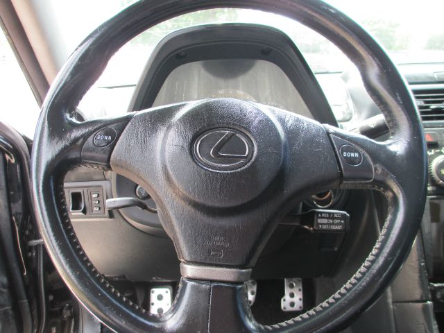 2002 Lexus IS 300 323it