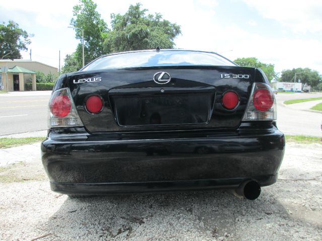 2002 Lexus IS 300 323it