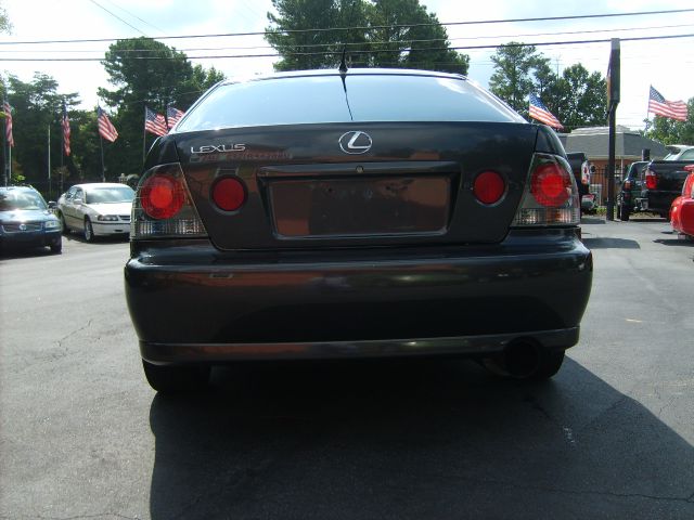 2002 Lexus IS 300 323it