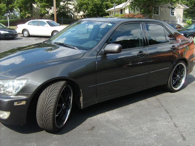 2002 Lexus IS 300 323it