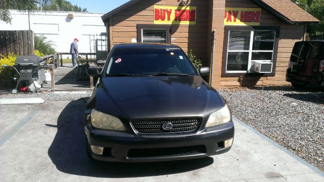 2002 Lexus IS 300 323it