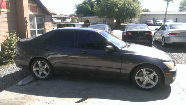 2002 Lexus IS 300 323it