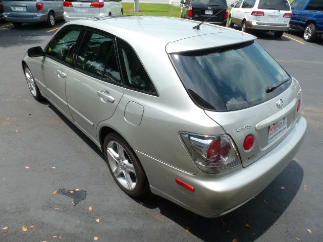 2002 Lexus IS 300 Base