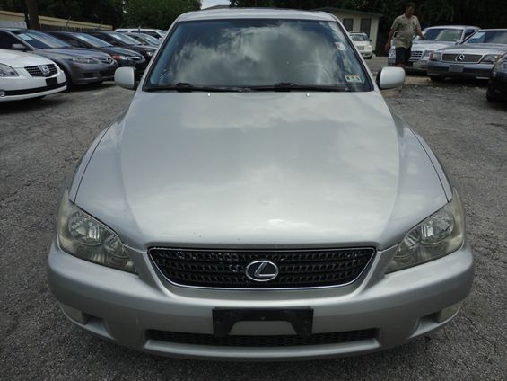 2003 Lexus IS 300 323it