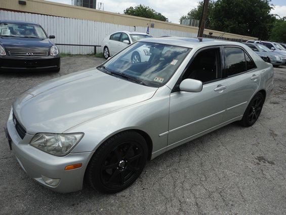 2003 Lexus IS 300 323it