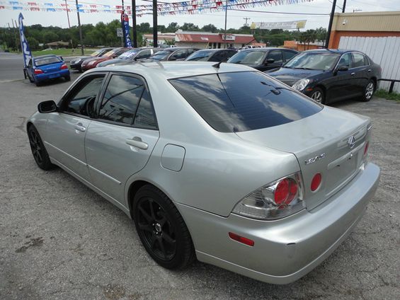 2003 Lexus IS 300 323it