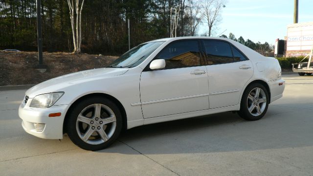 2003 Lexus IS 300 323it