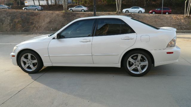 2003 Lexus IS 300 323it