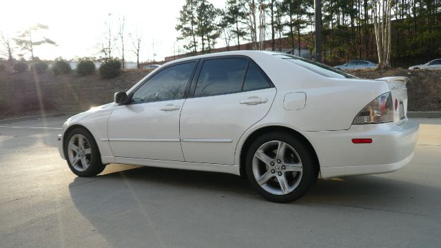 2003 Lexus IS 300 323it