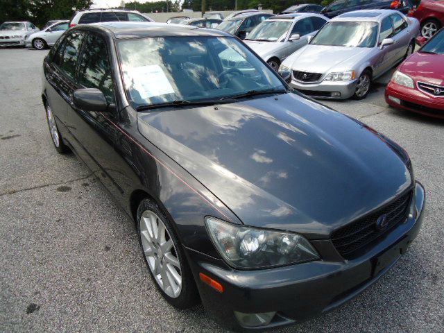 2003 Lexus IS 300 323it