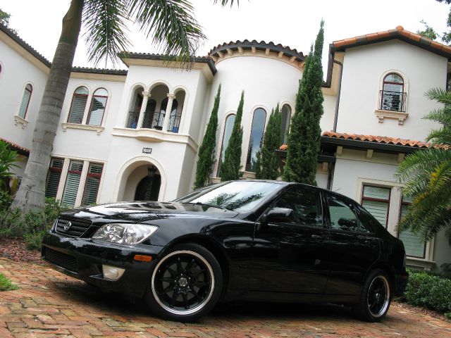 2003 Lexus IS 300 323it