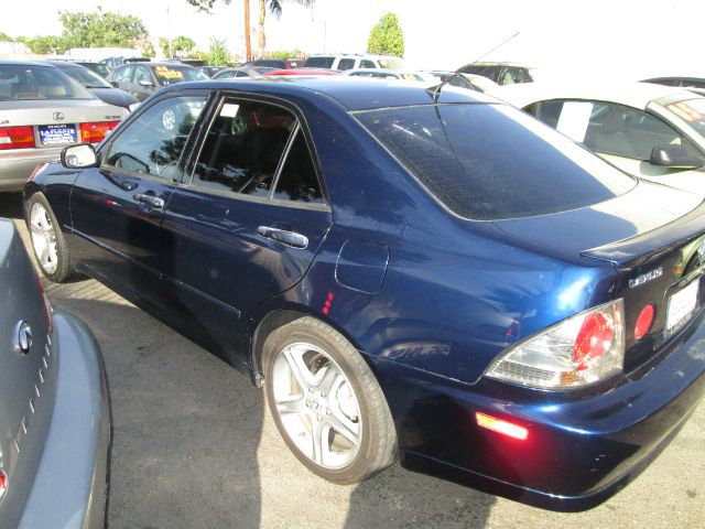 2004 Lexus IS 300 323it