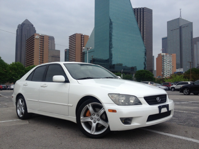 2004 Lexus IS 300 323it